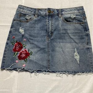 Angel Kiss Skirt size Medium. ( BE)